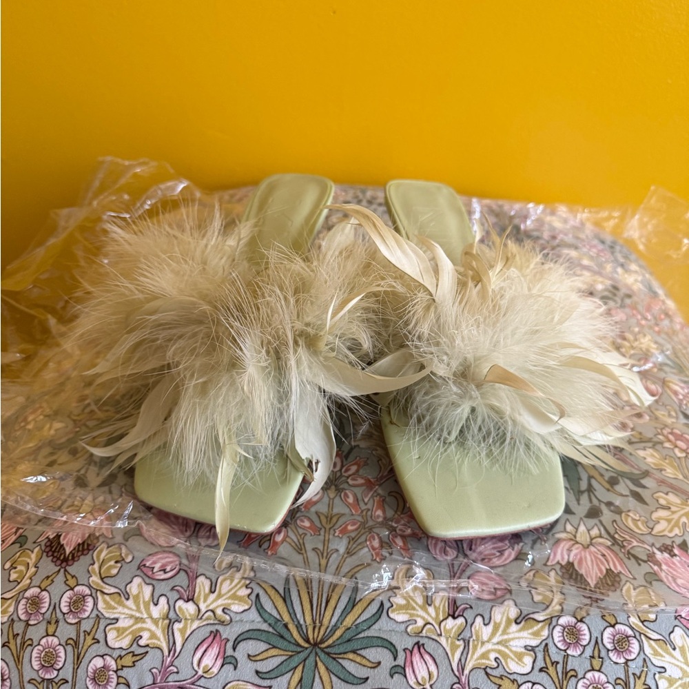 Feathered Women's thong kitten heel sandals in sage green